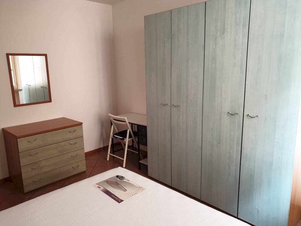 Camera da letto - Four-room apartment via Mantova, 5/1, Parma (neighborhood San Lazzaro) - photo 3
