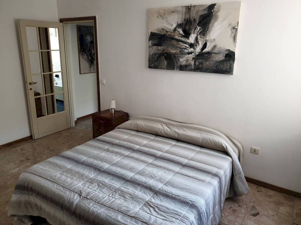 Camera da letto - Trilocale via Eugenio Curiel, 5, Parma (zona Cittadella) - foto 1