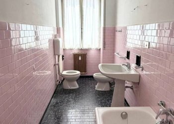 Bagno - Appartamento via Ingegner Gian Giacomo Ponti, Arona - foto 15
