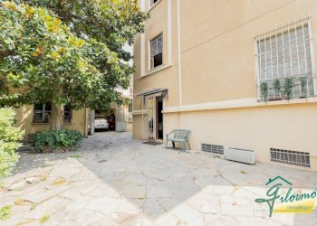 Cortile interno - Stabile - Palazzo via Bardonecchia, 98, Torino (zona Pozzo Strada) - foto 4