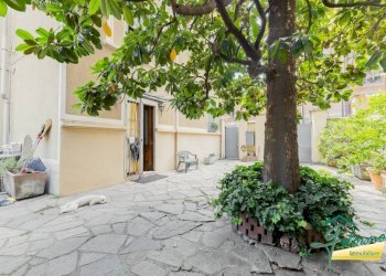Cortile interno - Stable - Palace via Bardonecchia, 98, Torino (neighborhood Pozzo Strada) - photo 6