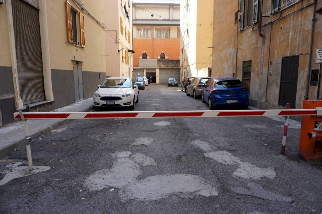 Ingresso - Box via Stefano Rivarola, Genova (zona Sampierdarena) - foto 1
