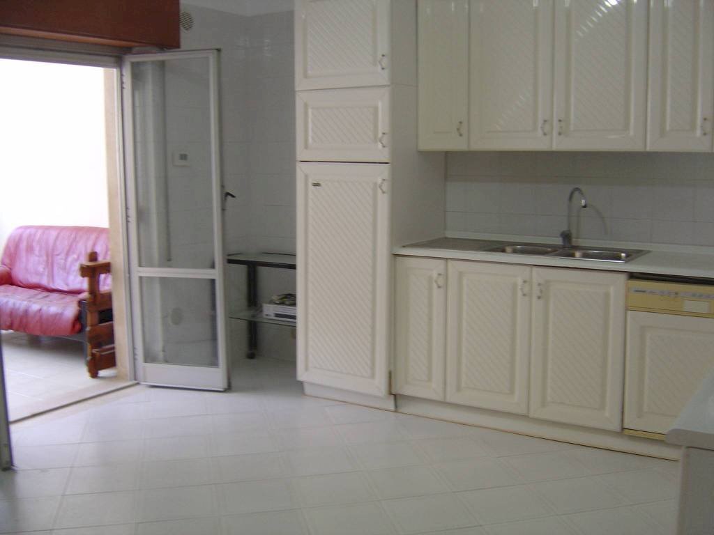 Cucina - Appartamento via Bocca della Carrubba, Castellammare del Golfo - foto 3