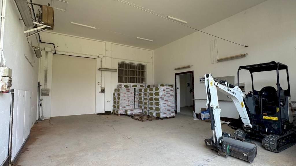 Interno non residenziale - Magazzino via Facini, 1, Gemona del Friuli - foto 3