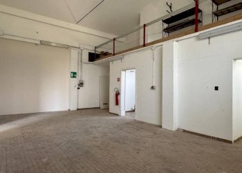 Interno non residenziale - Magazzino via Facini, 1, Gemona del Friuli - foto 2