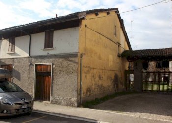 Facciata - Casa indipendente via Camillo Benso di Cavour, 53, Rosate - foto 2