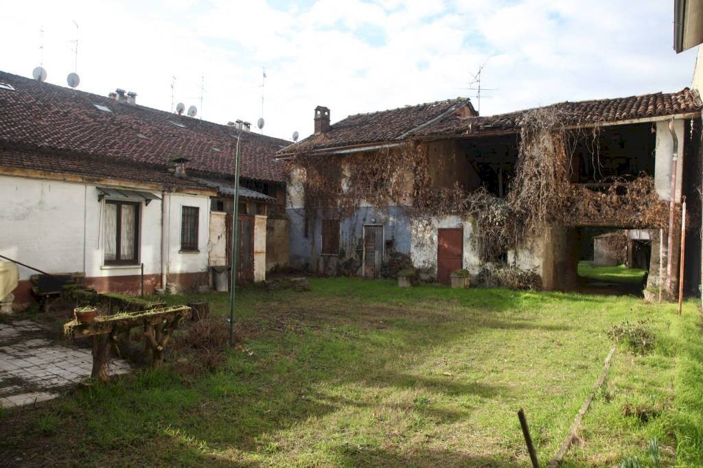Terreno - Casa indipendente via Camillo Benso di Cavour, 55, Rosate - foto 1