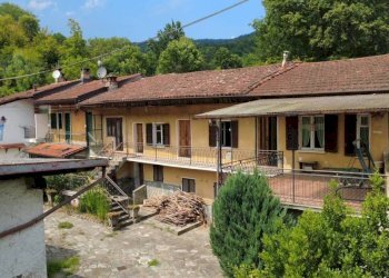 Facciata - Villa strada Comba, 4, Bricherasio - foto 1