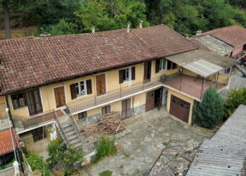 Facciata - Villa strada Comba, 4, Bricherasio - foto 3
