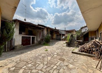 Cortile interno - Villa strada Comba, 4, Bricherasio - foto 42