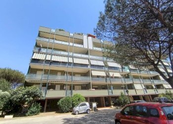 Facciata 1. - Bilocale viale Alessandro Ruspoli, Roma - foto 30