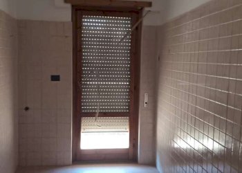 Cucina 2. - Bilocale via Alessandro Ruspoli, Roma (zona Acilia) - foto 6
