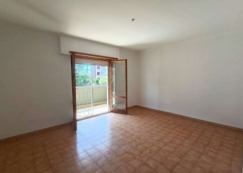 Camera da letto 3. - Bilocale via Alessandro Ruspoli, Roma (zona Acilia) - foto 10