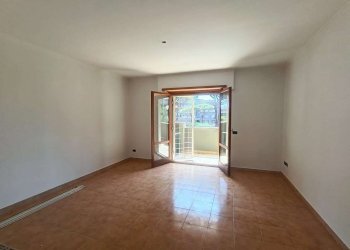 Camera da letto 4. - Bilocale via Alessandro Ruspoli, Roma (zona Acilia) - foto 11