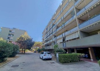Facciata 1. - Bilocale via Alessandro Ruspoli, Roma (zona Acilia) - foto 24
