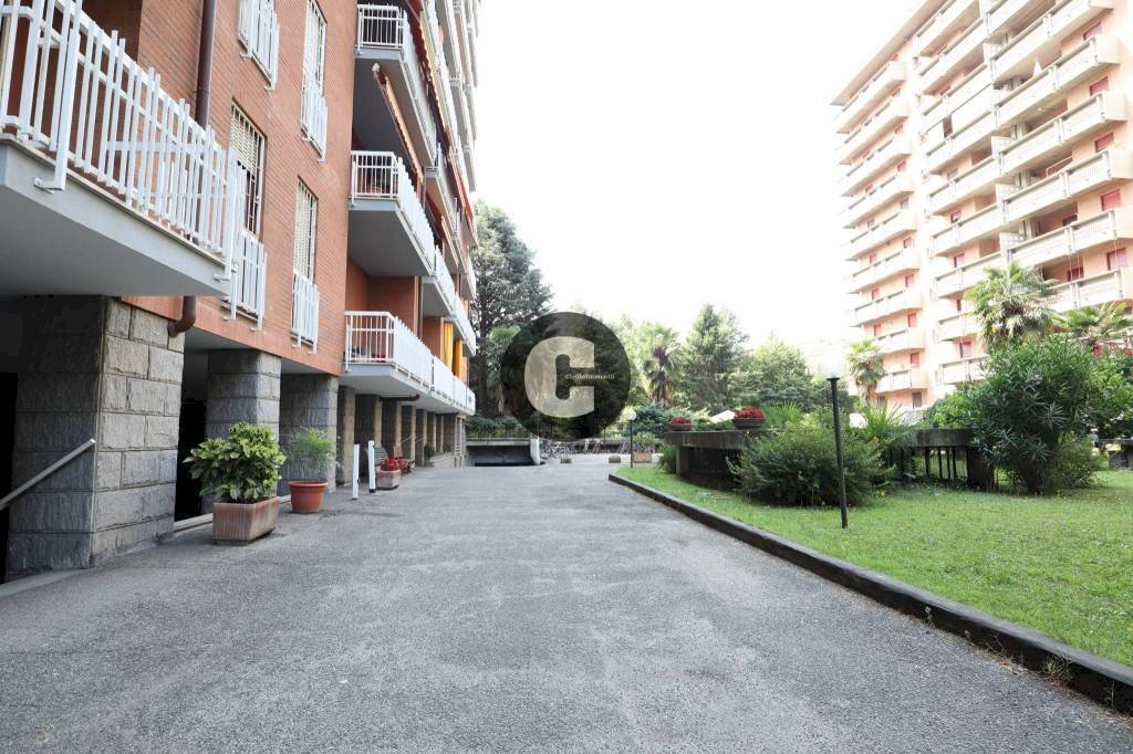 Cortile interno - Appartamento Lungo Dora Voghera, 108, Torino (zona Vanchiglietta) - foto 2