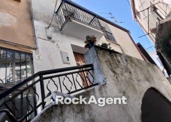 Cortile interno - Casa indipendente vico Filiberto, Gioiosa Ionica - foto 11