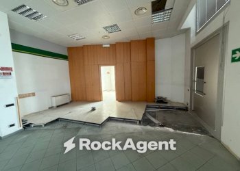 Interno non residenziale - Shop via Marcantonio Carattino, 26, Varazze - photo 8