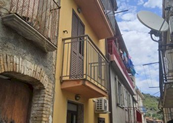 Facciata - Casa indipendente vico Aspromonte, 10, Gioiosa Ionica - foto 18