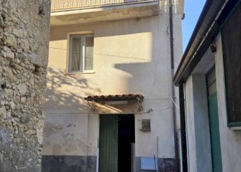 Facciata - Casa indipendente vico Nardi, Gioiosa Ionica - foto 3