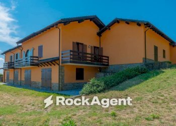 Facciata - Villa Regione Chiazze, 16, Denice - foto 8