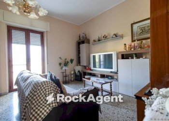 Camera da letto - Three-room apartment piazza Alighieri Dante, 2, Catanzaro - photo 3