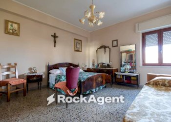 Camera da letto - Three-room apartment piazza Alighieri Dante, 2, Catanzaro - photo 14