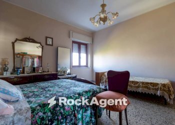 Camera da letto - Three-room apartment piazza Alighieri Dante, 2, Catanzaro - photo 15