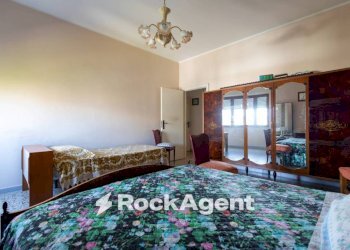Camera da letto - Three-room apartment piazza Alighieri Dante, 2, Catanzaro - photo 17