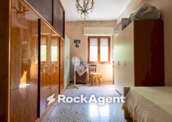 Camera da letto - Three-room apartment piazza Alighieri Dante, 2, Catanzaro - photo 20