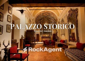 Salone - Stable - Palace Frazione Palazzo, 61, Arcevia - photo 1