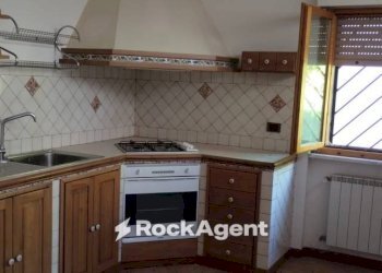 Cucina - Bilocale via della Pineta, 22, Fiuggi - foto 11