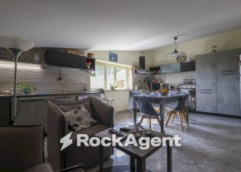 Cucina - Appartamento via Gianvincenzo Gravina, 23, Catanzaro - foto 11