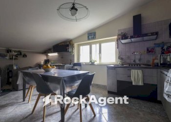 Cucina - Appartamento via Gianvincenzo Gravina, 23, Catanzaro - foto 12