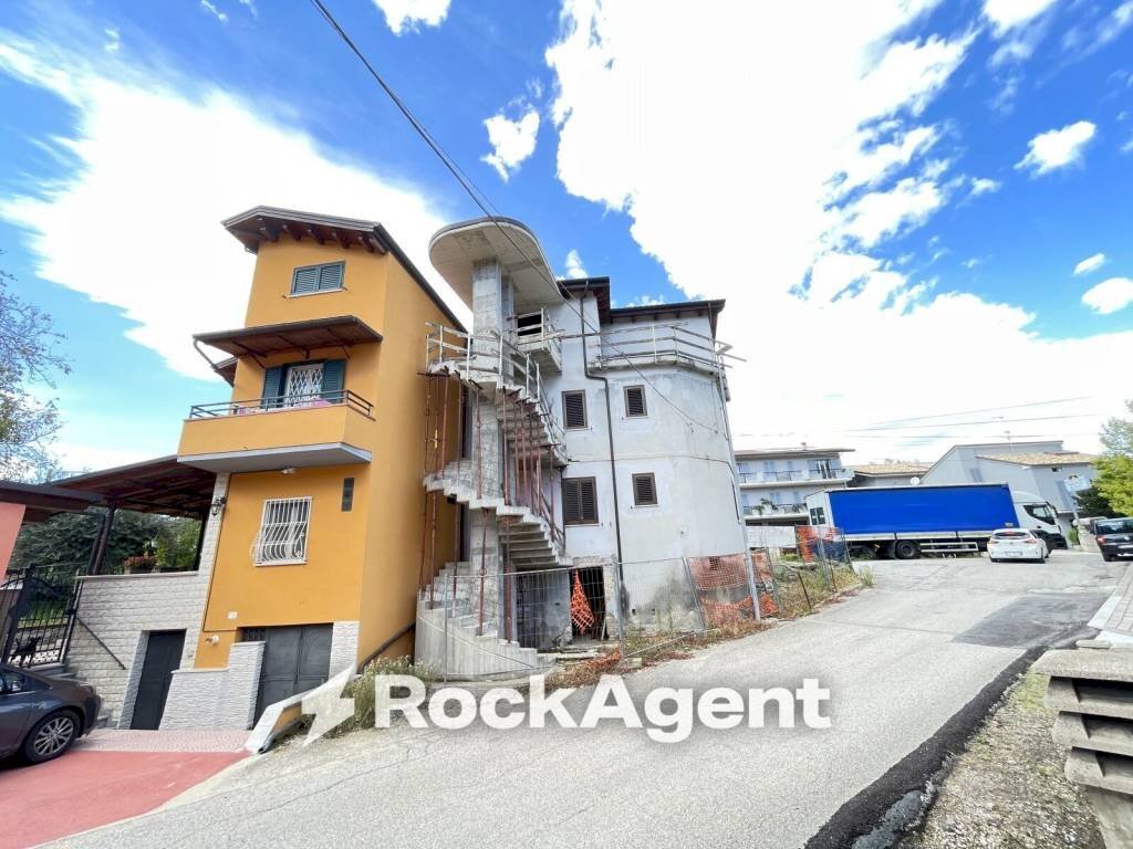 Zona - Casa indipendente strada Provinciale 17, Campli - foto 3