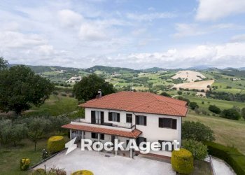 Vista - Villa Frazione Sant'Apollinare, 118, Arcevia - photo 3