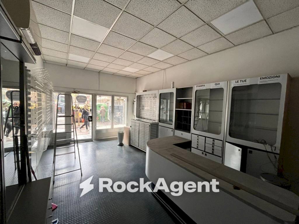 Interno non residenziale - Negozio via Prenestina, 429, Roma - foto 2