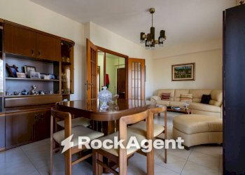 Salone - Quadrilocale viale Barlaam da Seminara, 36, Catanzaro - foto 1