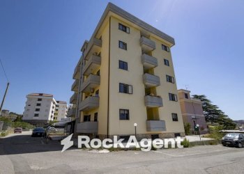 Facciata - Quadrilocale viale Barlaam da Seminara, 36, Catanzaro - foto 2