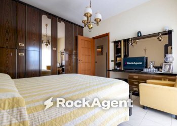 Camera da letto - Quadrilocale viale Barlaam da Seminara, 36, Catanzaro - foto 15