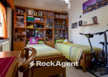 Camera da letto - Quadrilocale viale Barlaam da Seminara, 36, Catanzaro - foto 17