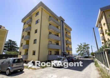 Facciata - Quadrilocale viale Barlaam da Seminara, 36, Catanzaro - foto 32