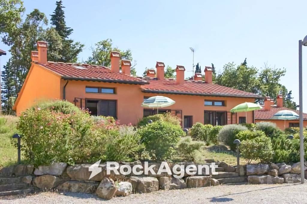 Facciata - Villa Località Camporbiano, 14, Gambassi Terme - foto 1