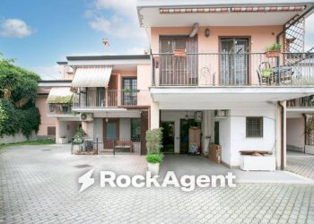 Facciata - Villa a Schiera viale Valle dell'Aniene, Guidonia Montecelio - foto 18