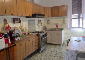 Cucina - Two-room apartment via Aldo Salvetti, Massa - photo 2