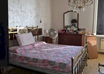 Camera da letto - Two-room apartment via Aldo Salvetti, Massa - photo 17