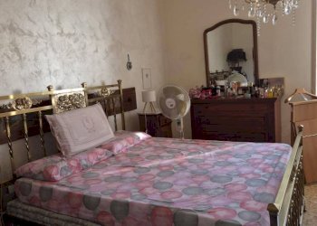 Camera da letto - Two-room apartment via Aldo Salvetti, Massa - photo 19