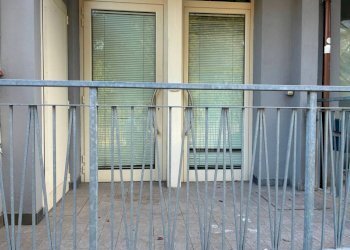 Balcone - Trilocale viale 20 Settembre, frazione Avenza, Carrara - foto 1