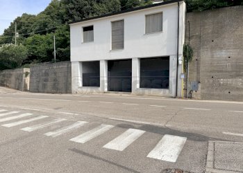FACCIATA - Magazzino Piazza Roma, Val Liona - foto 2