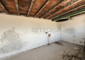 INTERNO AL PINO TERRA - Magazzino Piazza Roma, Val Liona - foto 7